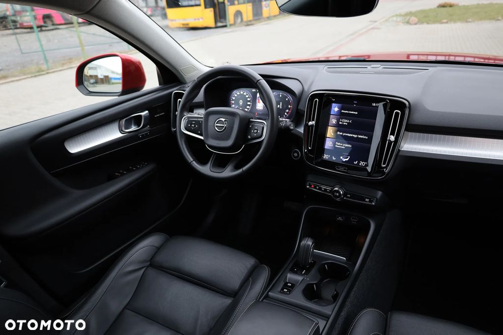 Volvo XC 40 D4 AWD Geartronic R-Design - 25