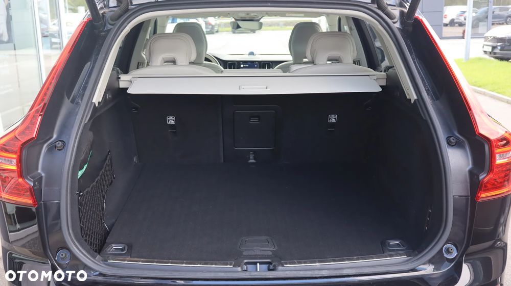 Volvo XC 60 B5 B AWD Ultra Dark - 23