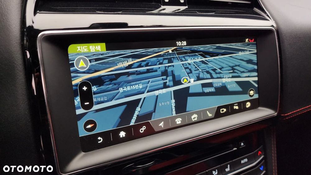 Jaguar F-Pace 25d AWD Chequered Flag - 14