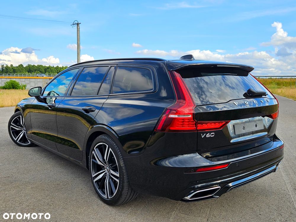 Volvo V60 B4 D R-Design - 11