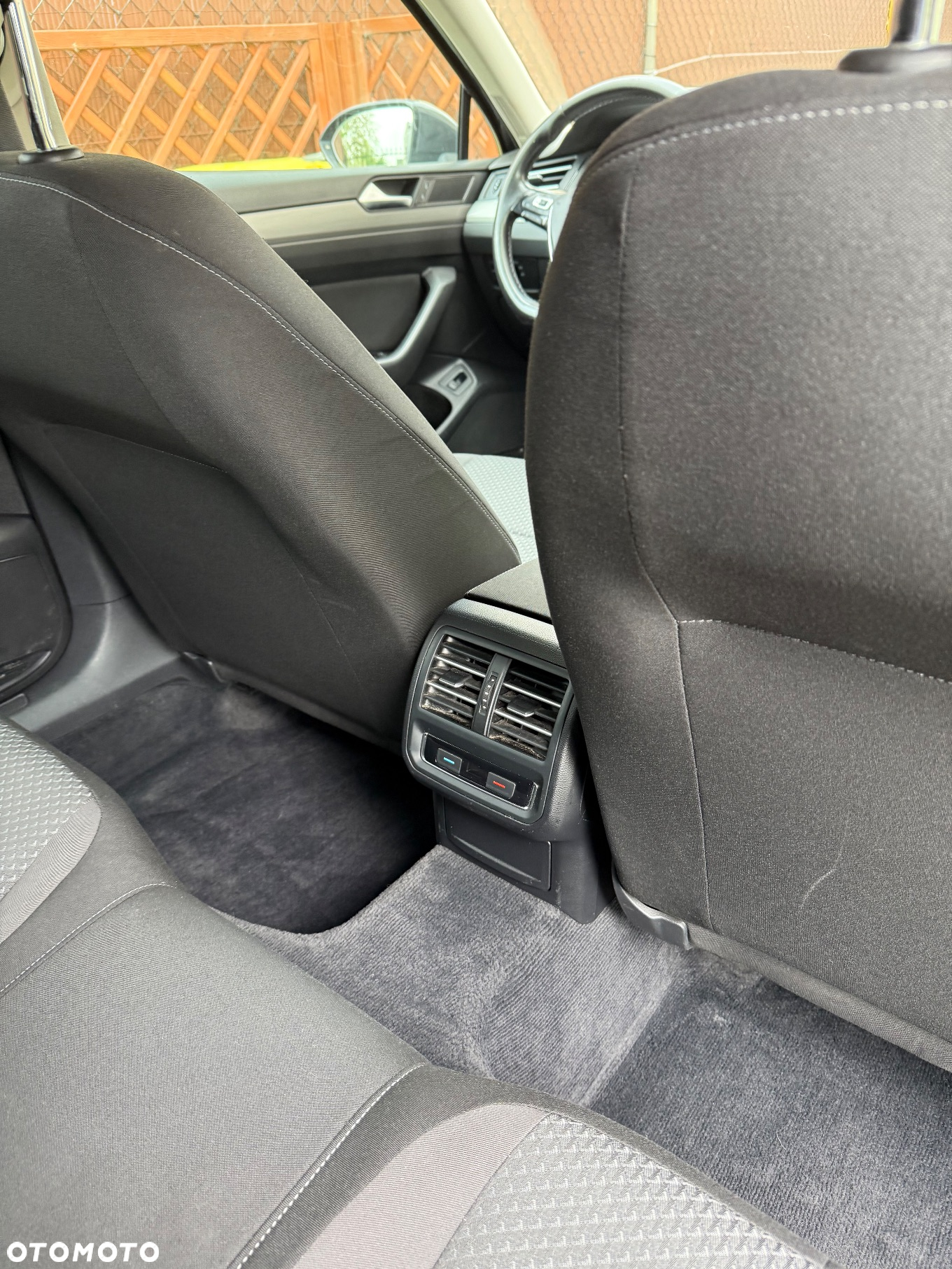 Volkswagen Passat 1.6 TDI BMT Trendline - 11