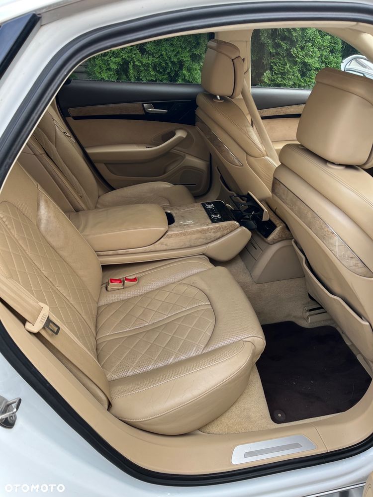 Audi A8 - 8