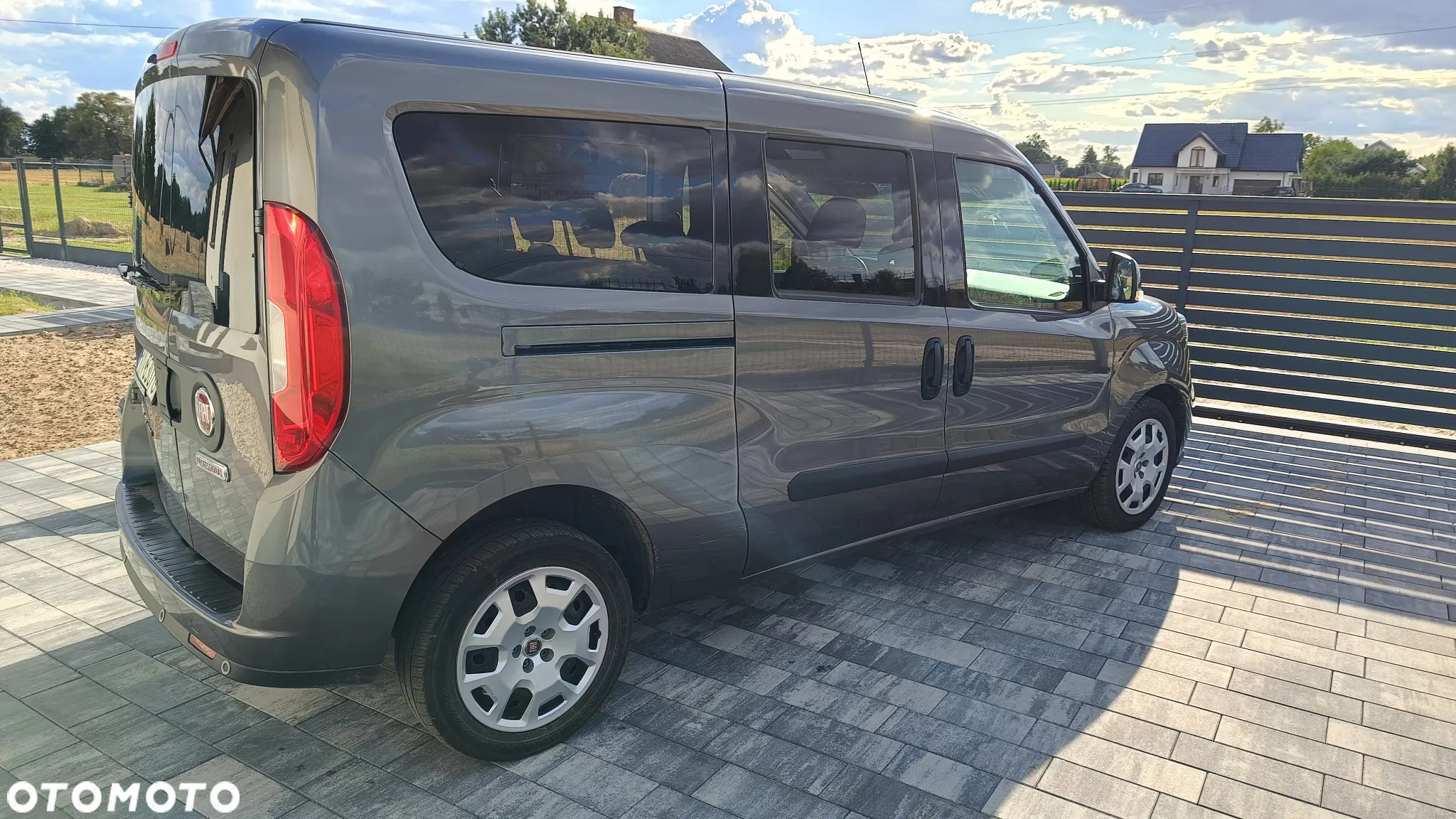 Fiat Doblo 1.6 16V Multijet Lounge - 4