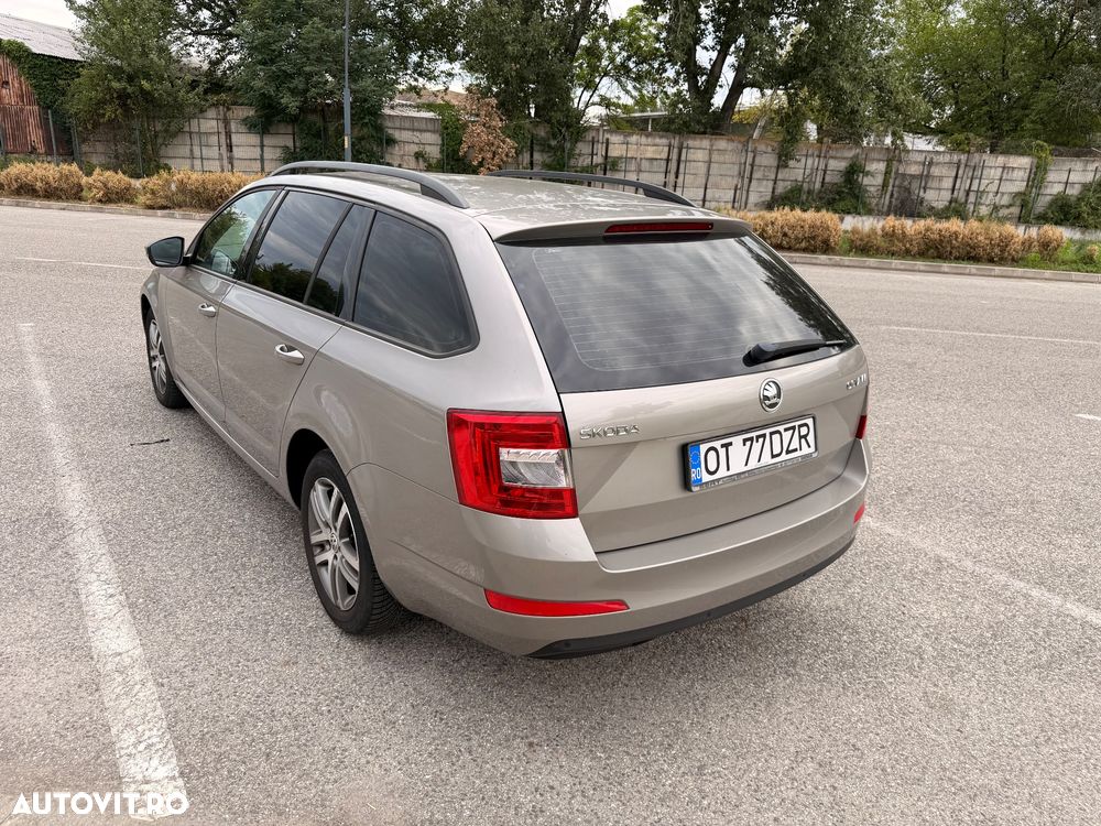 Skoda Octavia 1.6 Combi Style - 4