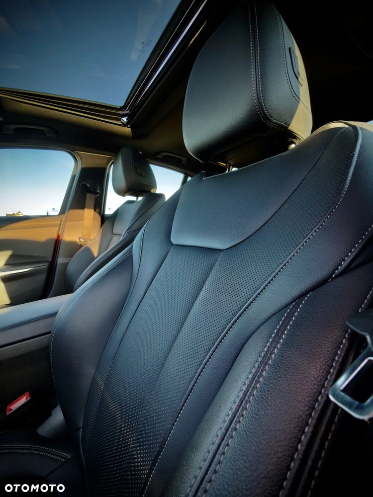 BMW Seria 3 330i M Sport - 16