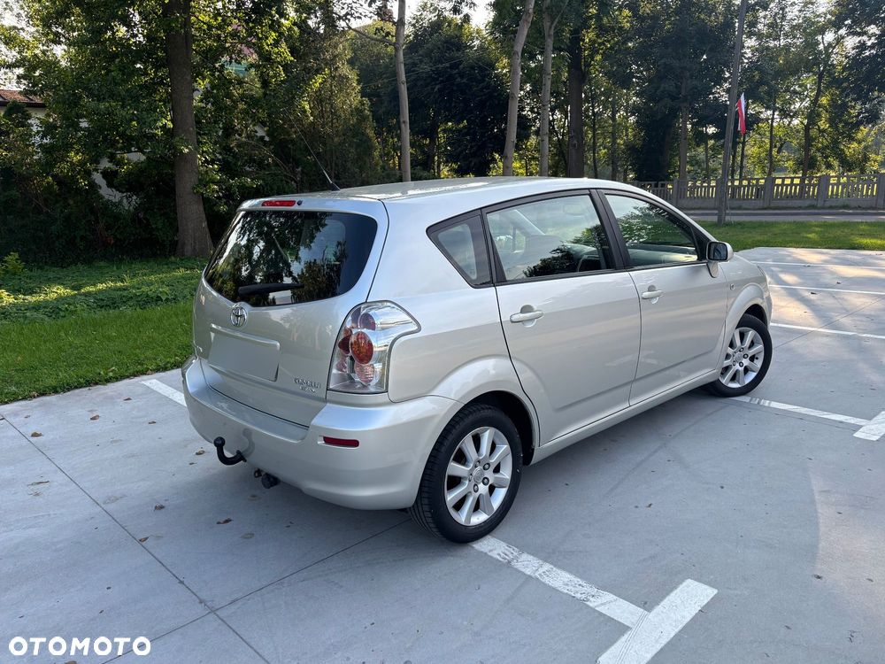 Toyota Corolla Verso - 4