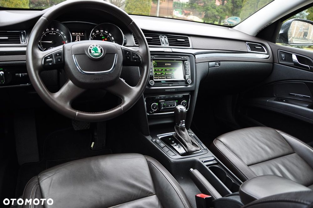 Skoda Superb 2.0 TDI L&K DSG - 36