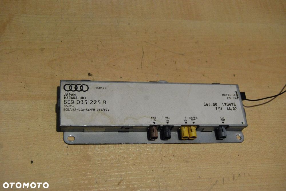 WZMACNIACZ ANTENOWY 8E9035225B AUDI A4 B6/ B7 ORI - 3