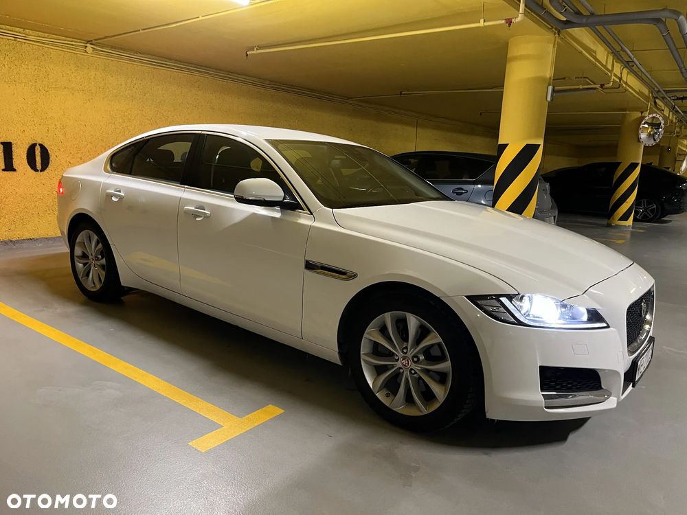 Jaguar XF 2.0 T Prestige - 21