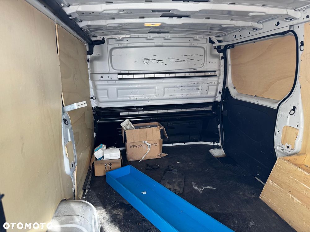 Nissan NV300 1,6 dci  125 Navi / Kamera - 30