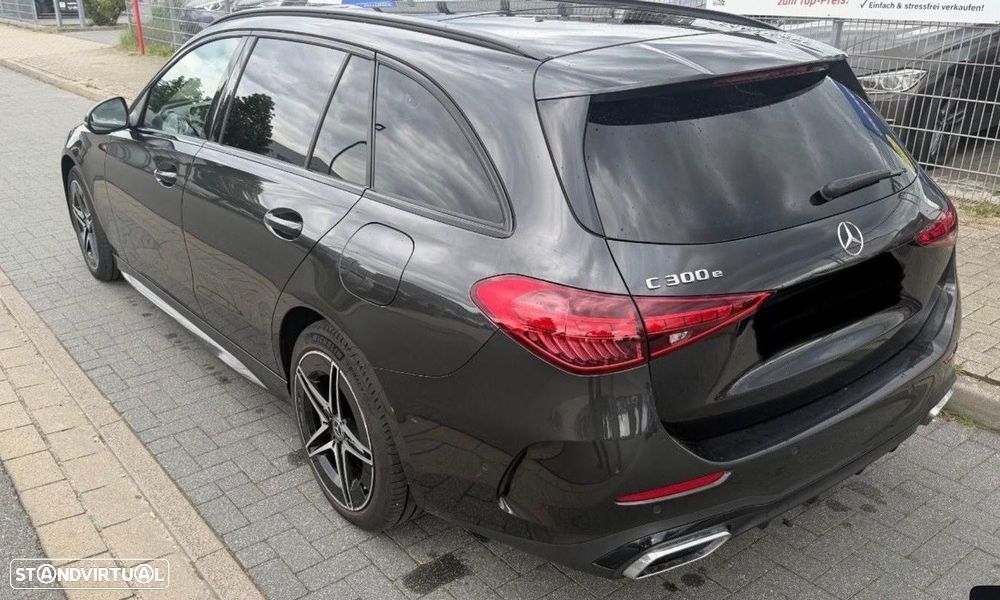 Mercedes-Benz C 300 de AMG Line - 4