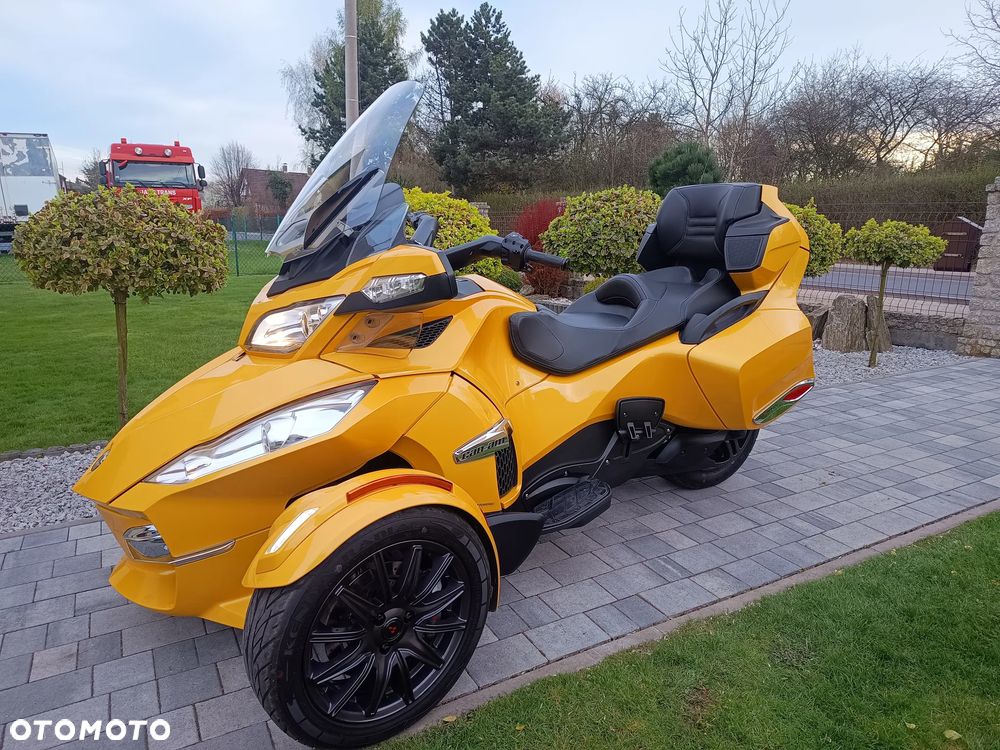 Can-Am Spyder - 2