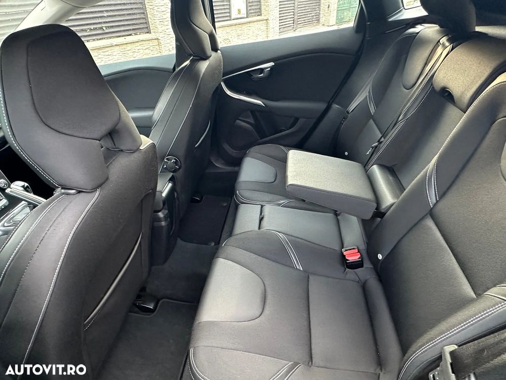 Volvo V40 D2 Momentum - 6