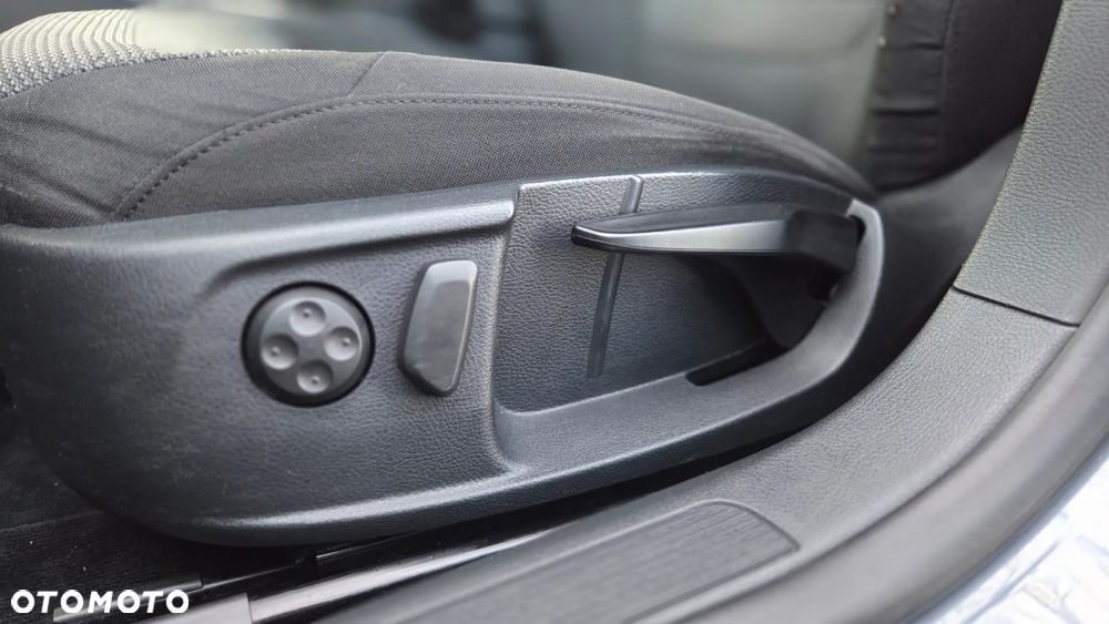 Volkswagen Passat 2.0 TDI Comfortline - 11