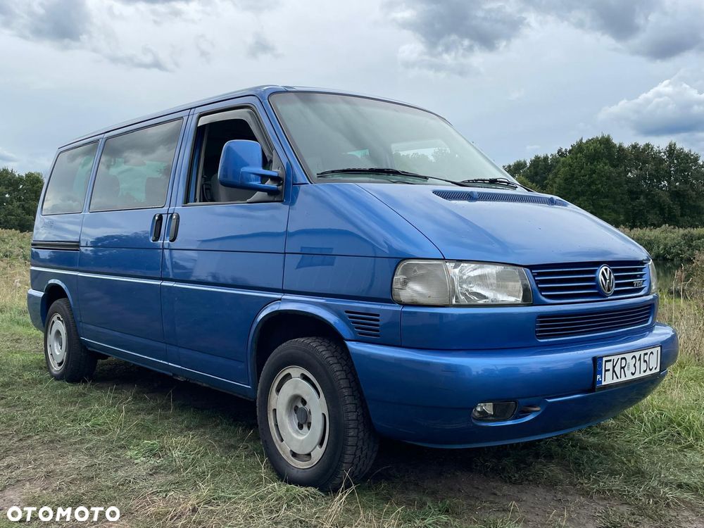 Volkswagen Multivan - 1