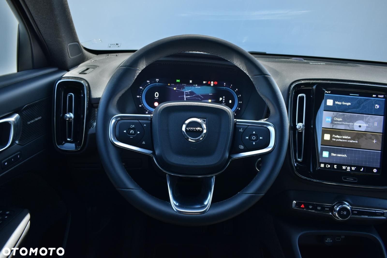 Volvo XC 40 - 18