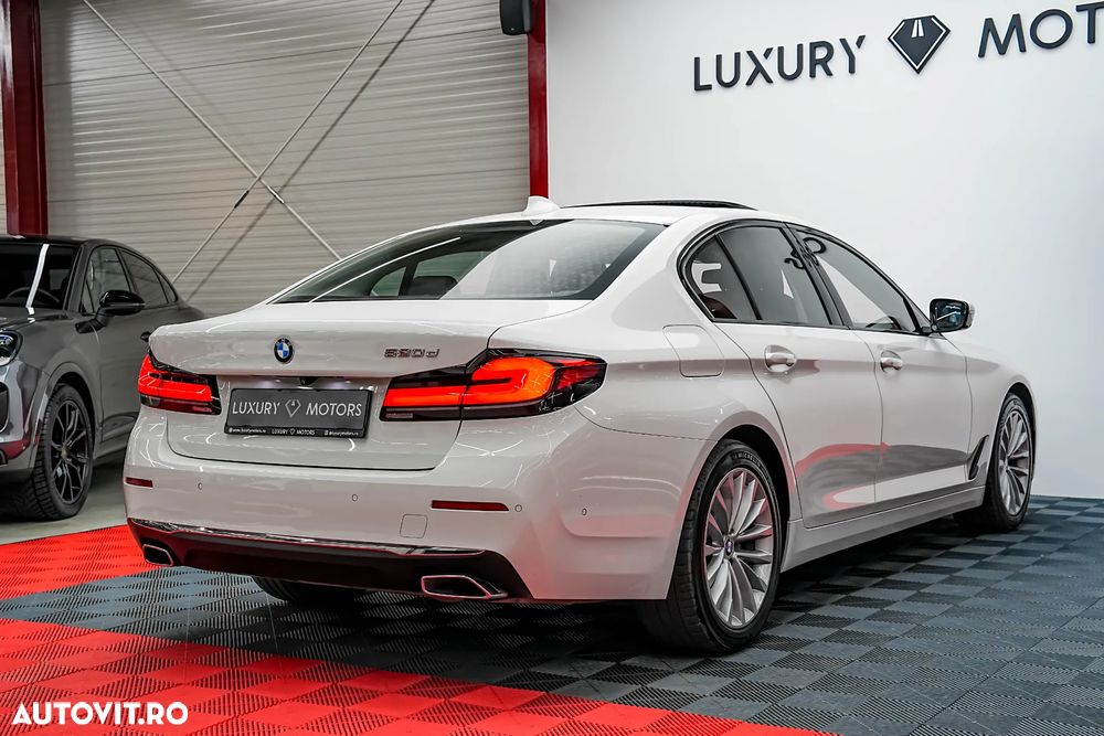 BMW Seria 5 520d Efficient Dynamics Edition Aut. Sport Line - 11