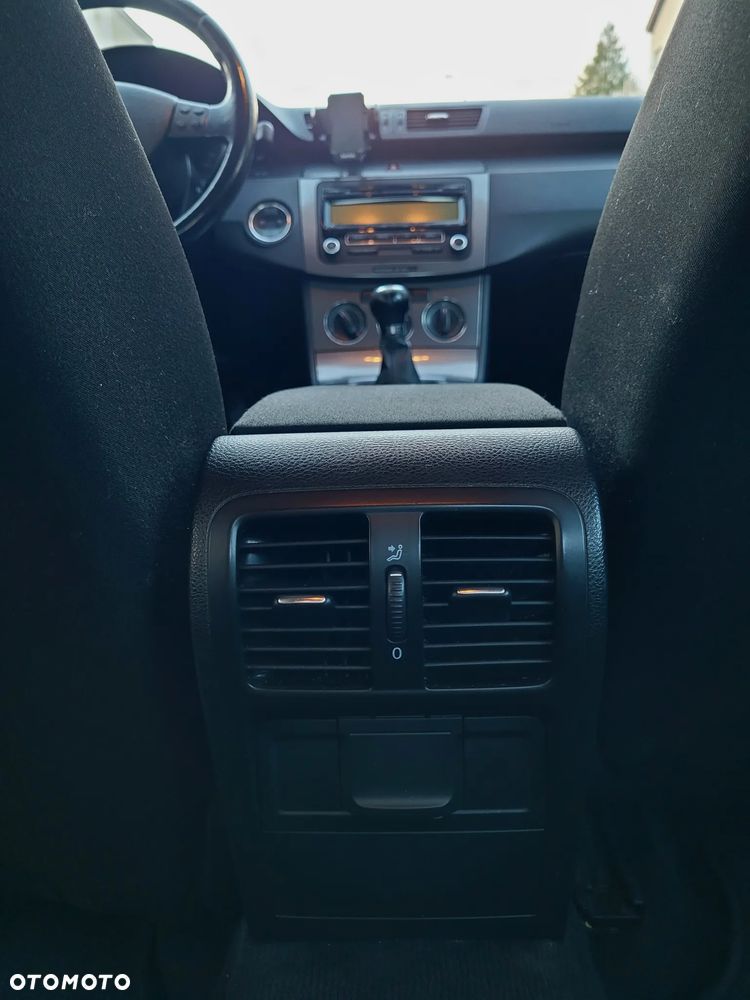 Volkswagen Passat 1.9 TDI Comfortline - 12