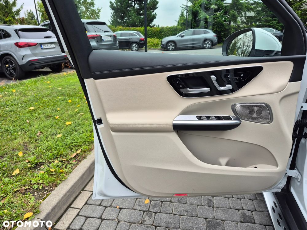 Mercedes-Benz GLC 300 4Matic 9G-TRONIC Edition Avantgarde - 18