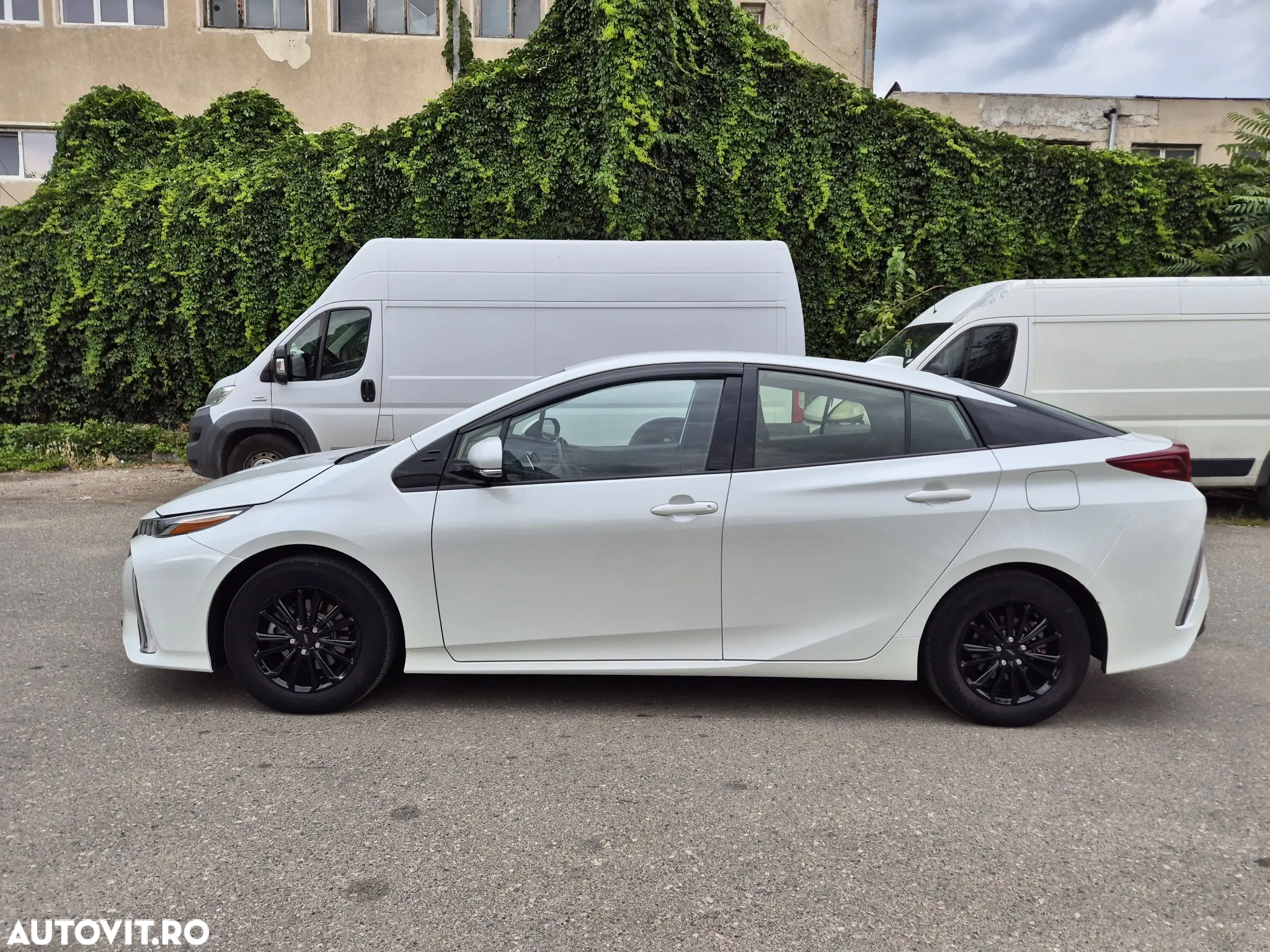 Toyota Prius Plug-in Hybrid Executive - 6