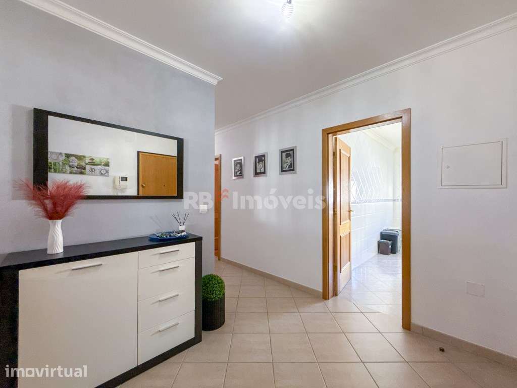 Apartamento T3 com sótão e garagem - Grande imagem: 3/37