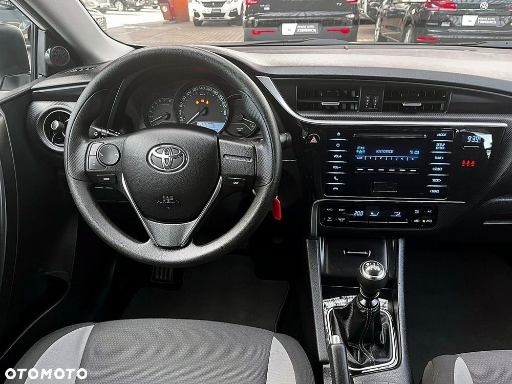 Toyota Auris - 15