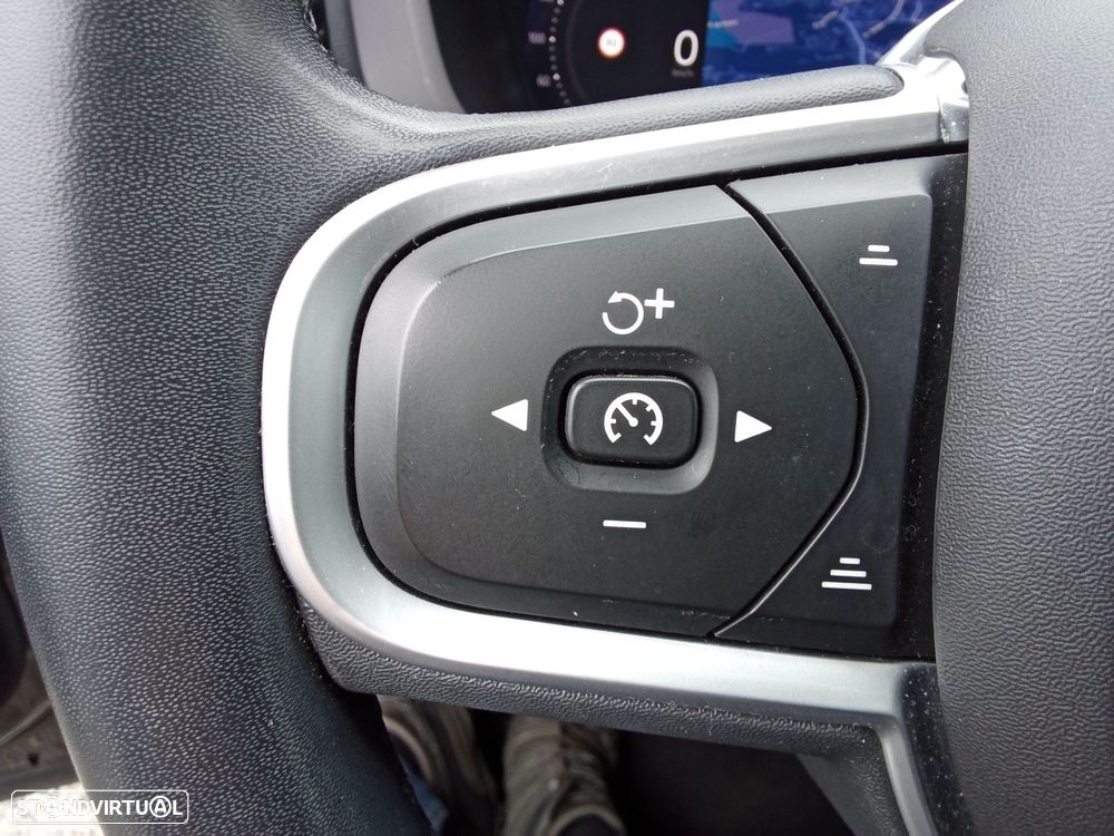 Volvo XC 60 2.0 B4 Inscription Geartronic - 24