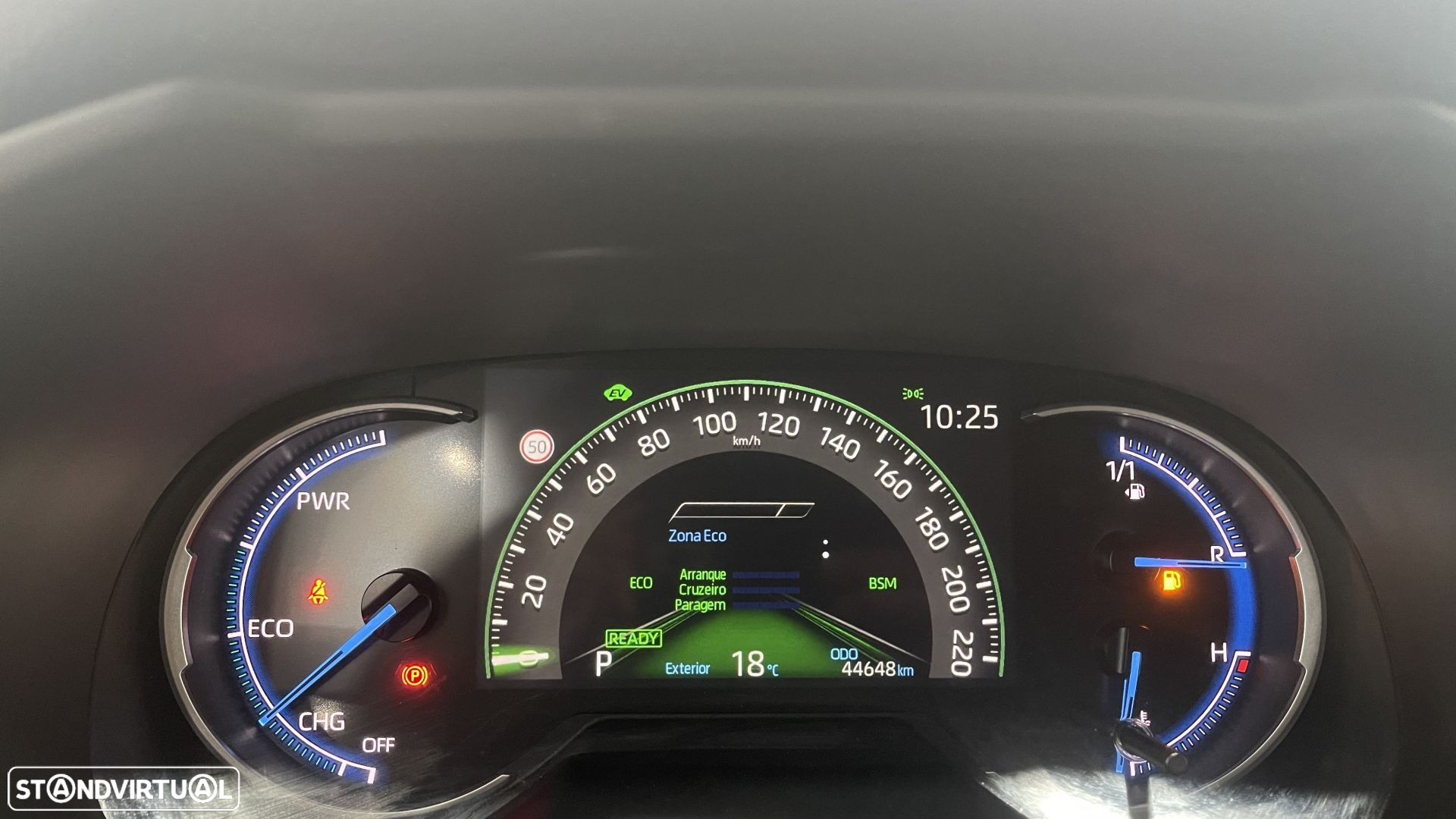 Toyota RAV4 2.5 HDF Exclusive - 14