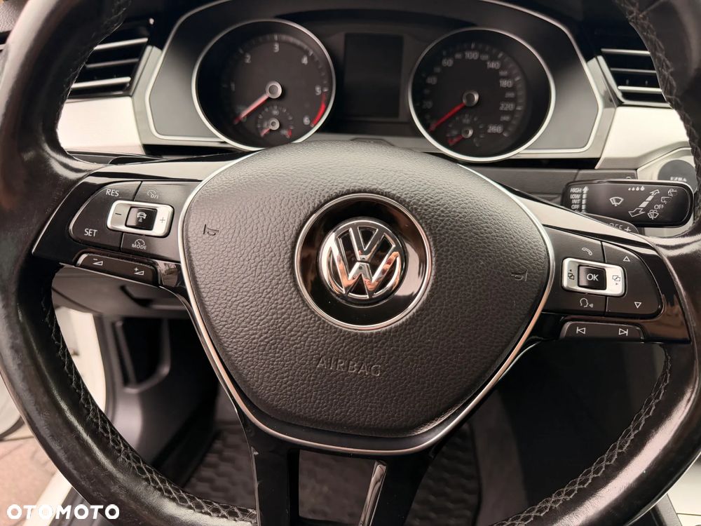 Volkswagen Passat 2.0 TDI DSG (BlueMotion Technology) Highline - 15