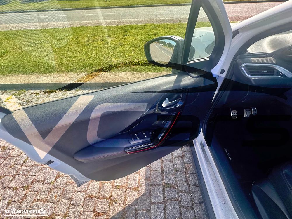 Peugeot 2008 PureTech 110 Stop&Start GT-Line Edition - 19