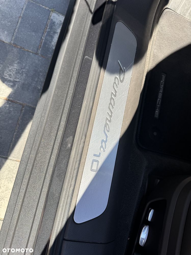 Porsche Panamera 4 - 30