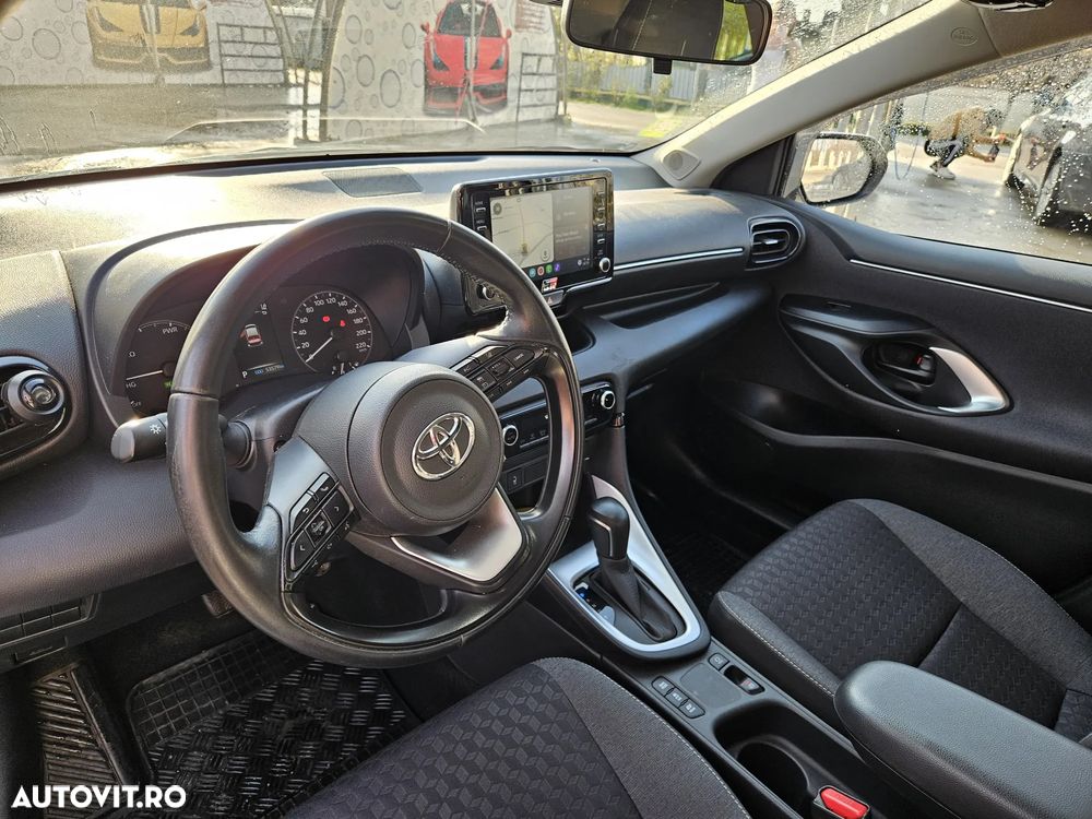 Toyota Yaris 1.5 VVT-i HSD Dynamic - 9