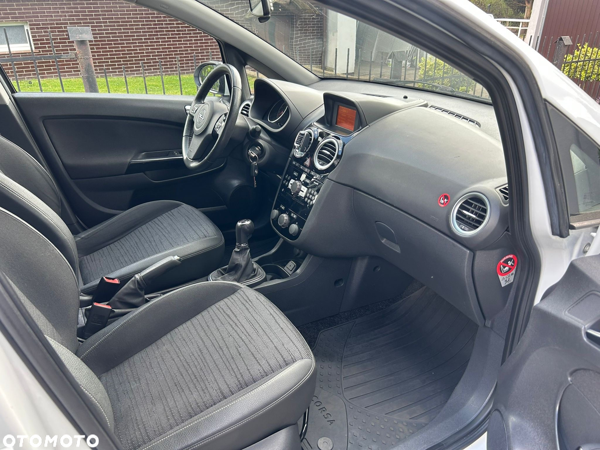 Opel Corsa 1.2 16V Edition / Active - 11