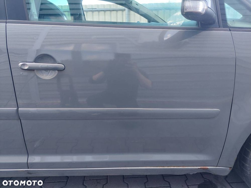 DRZWI KOMPLETNE PRAWY PRZÓD VOLKSWAGEN TOURAN I - 4