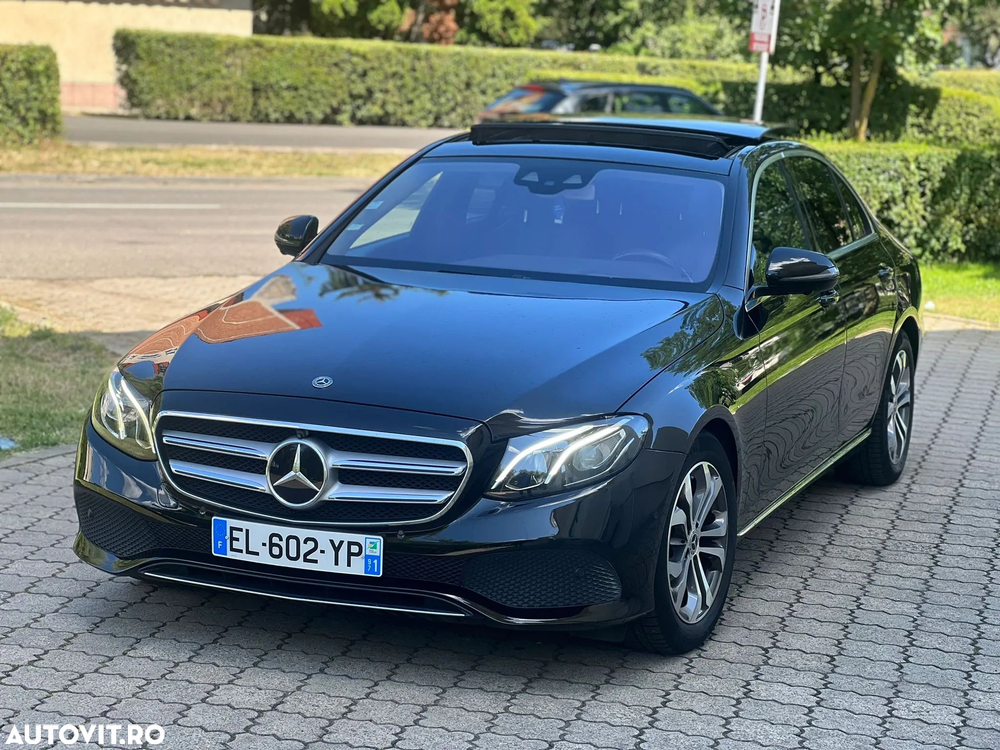 Mercedes-Benz E 220 d 4Matic T 9G-TRONIC Avantgarde - 1