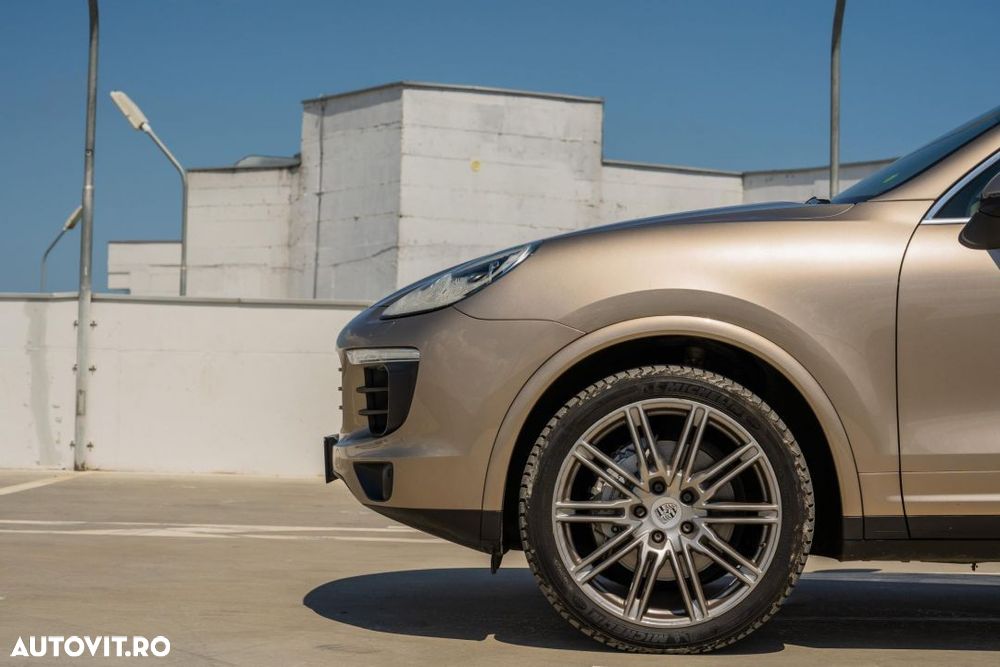 Porsche Cayenne 4.2 L S - 3