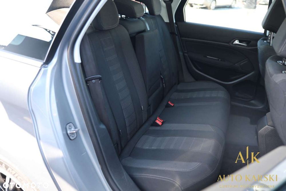 Peugeot 308 - 35