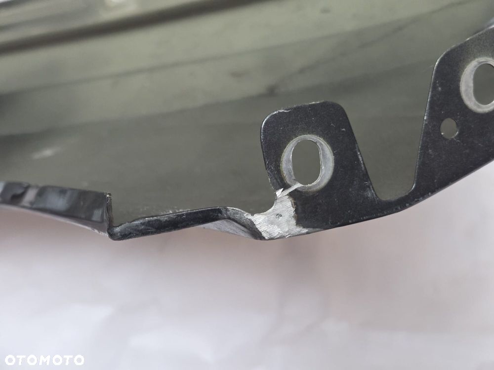 Błotnik prawy przód + listwa Audi Q7 4M0 - 14