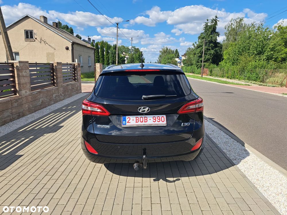 Hyundai i30 blue Kombi 1.6 CRDi DCT Passion - 10