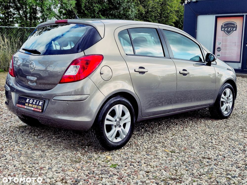 Opel Corsa 1.4 16V Energy - 11