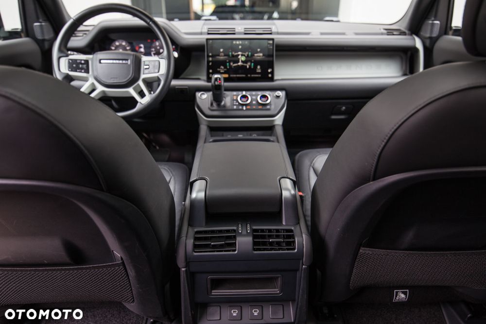 Land Rover Defender 3.0 D300 mHEV X-Dynamic HSE - 8