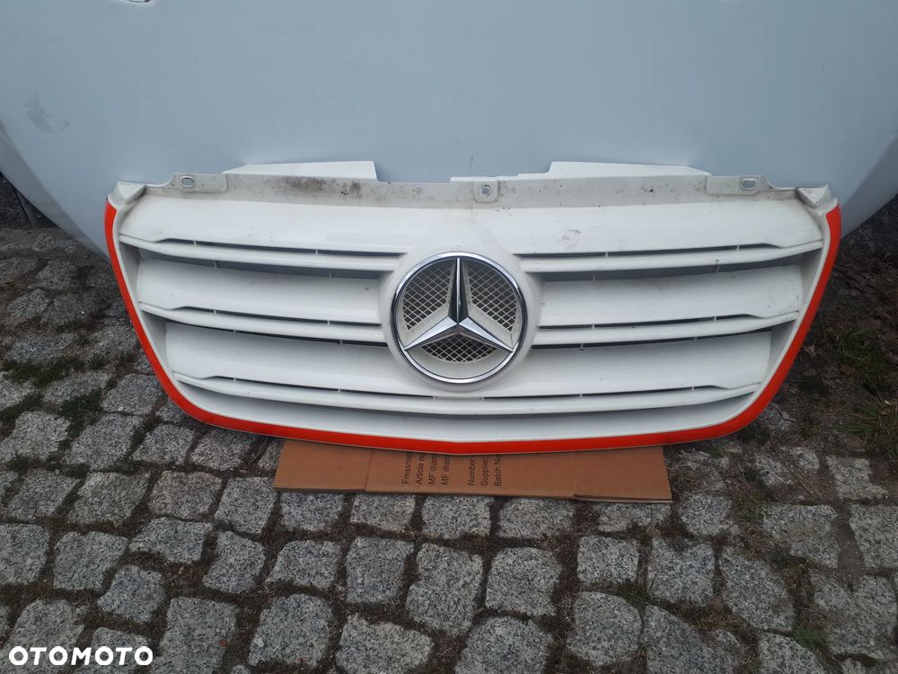 Mercedes Sprinter 907 910 ATRAPA GRILL - 1