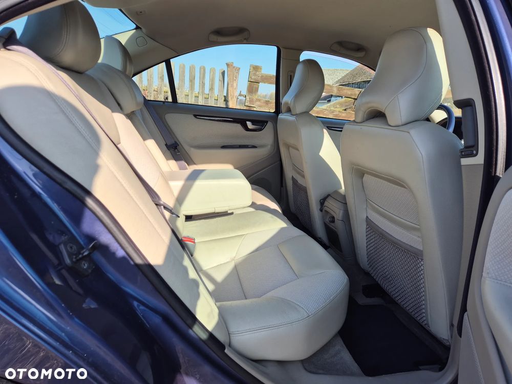 Volvo S60 2.4 Premium - 18