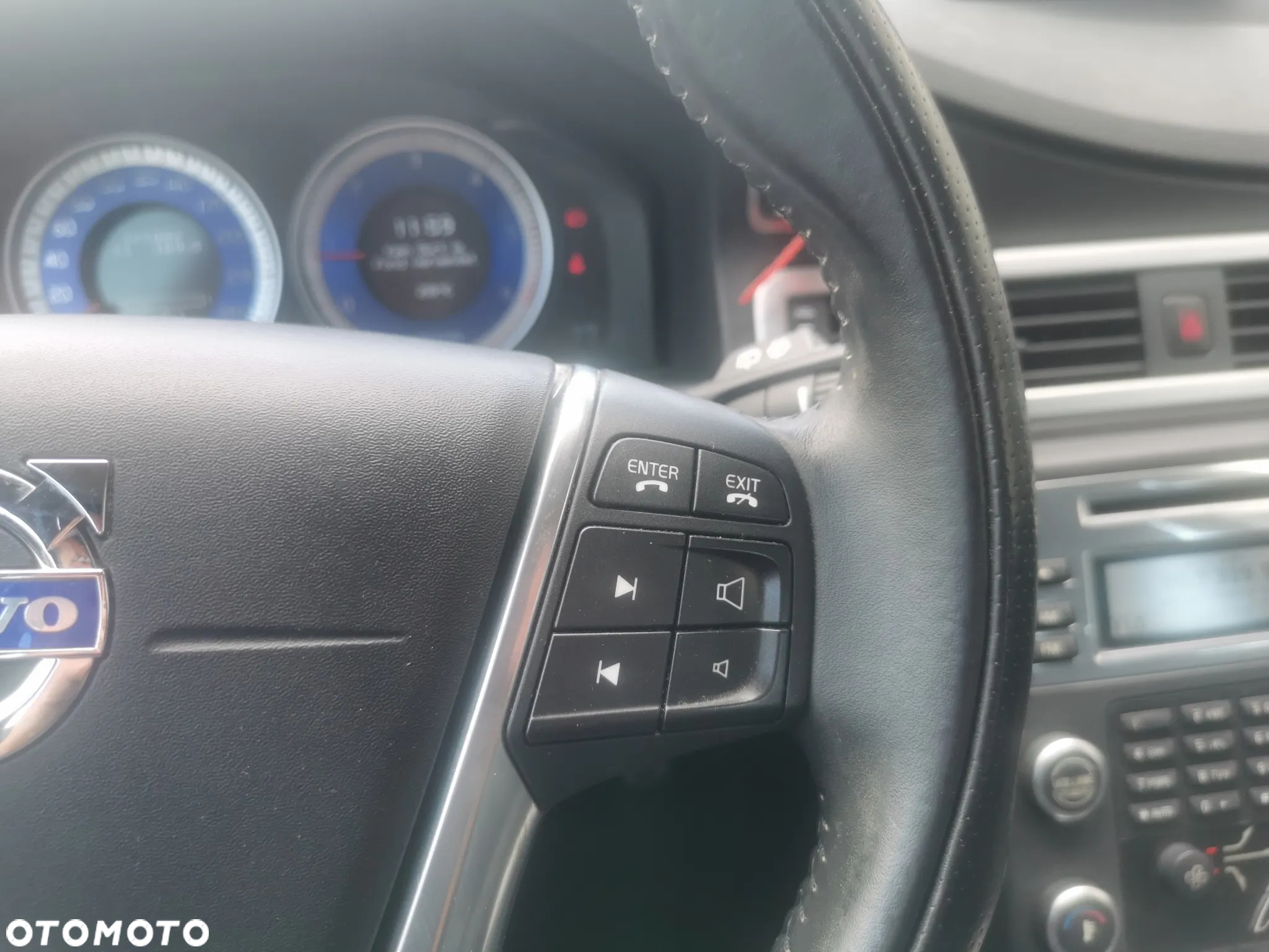 Volvo V70 D3 R-Design - 15