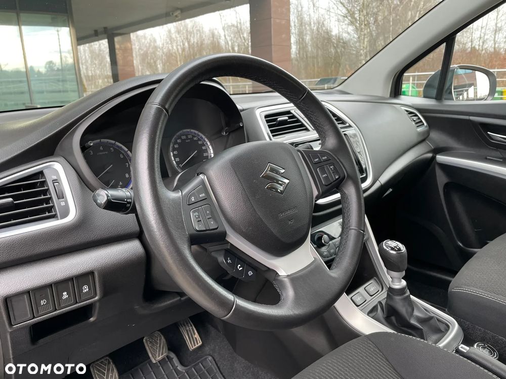Suzuki SX4 S-Cross 1.4 T Premium 4WD - 25