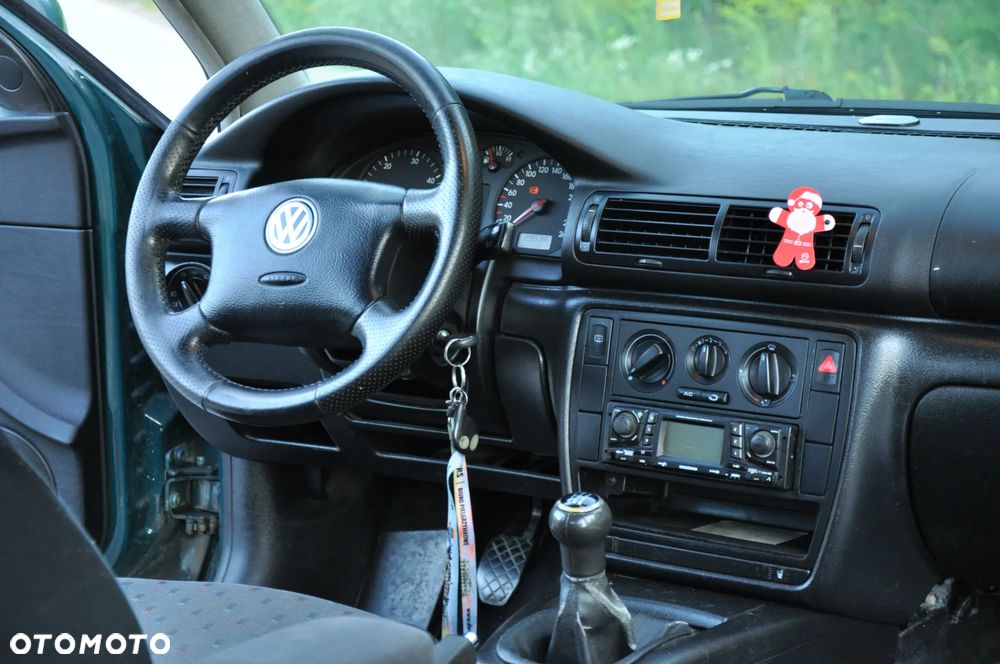 Volkswagen Passat 1.9 TDI CL - 27