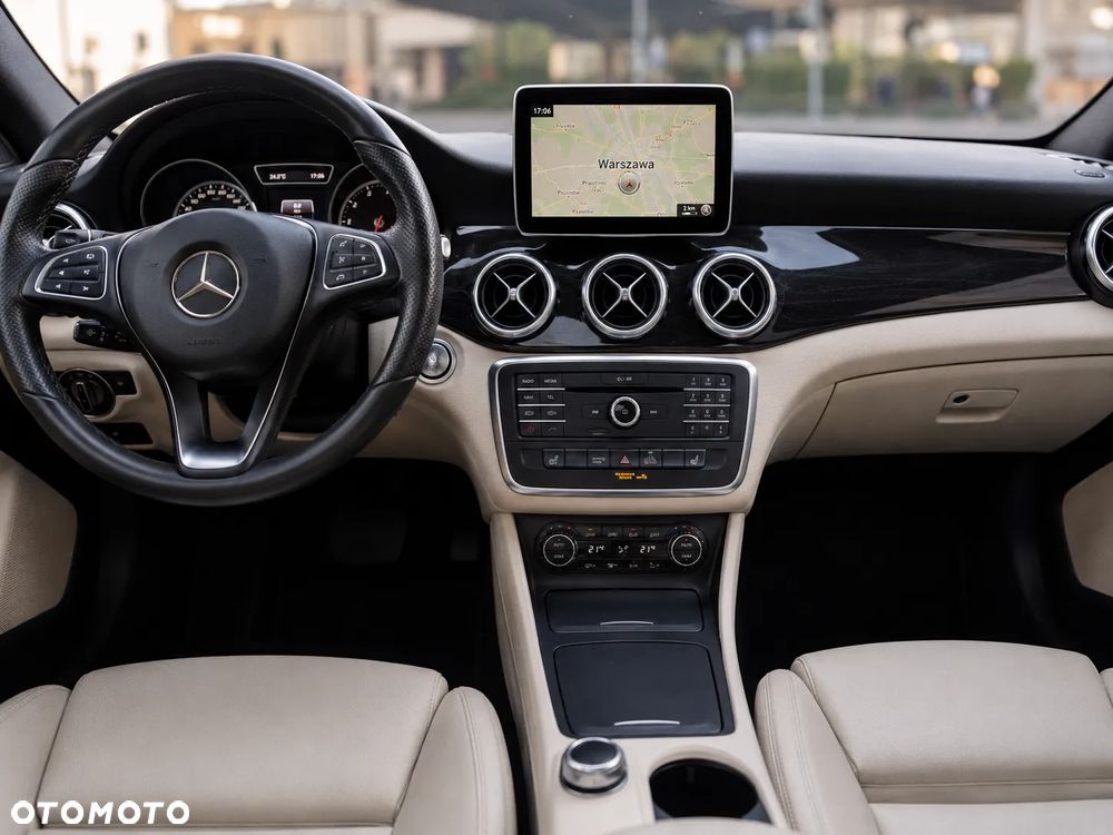 Mercedes-Benz CLA 250 4Matic 7G-DCT AMG Line - 12