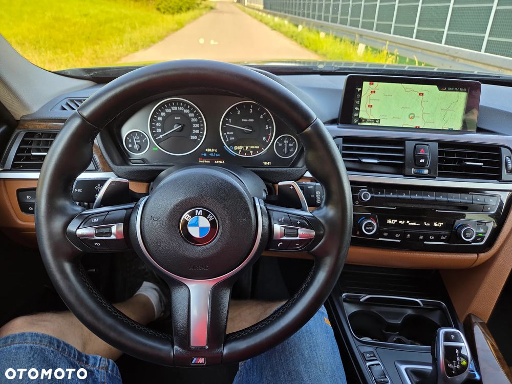 BMW Seria 3 330d xDrive Sport-Aut Sport Line - 33