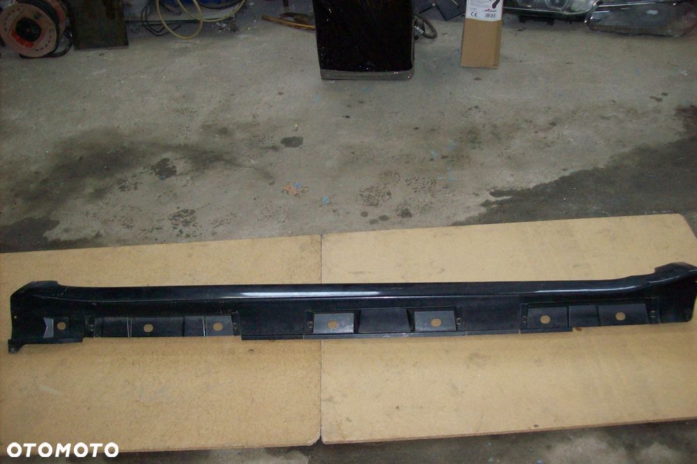 LISTWA PROGOWA PRAWA TOYOTA AVENSIS T-27 - 2