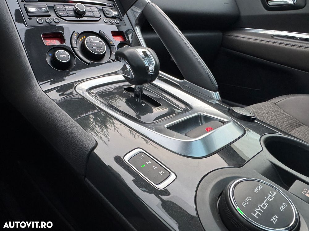 Peugeot 3008 Hybrid4 - 16
